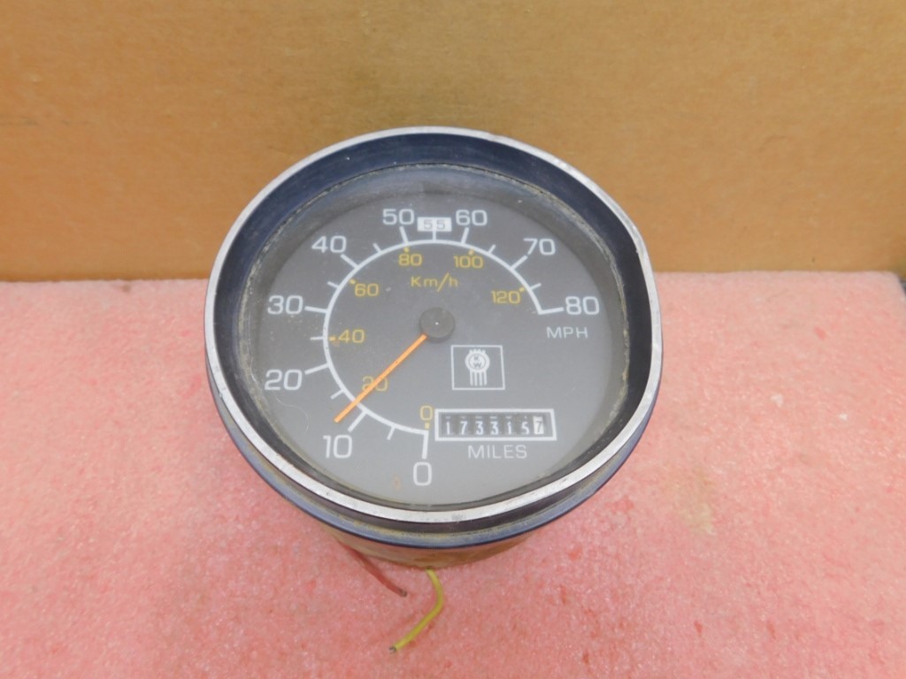 Vintage 80\'s KENWORTH T600 80 MPH Speedometer for Display / Parts / Repair