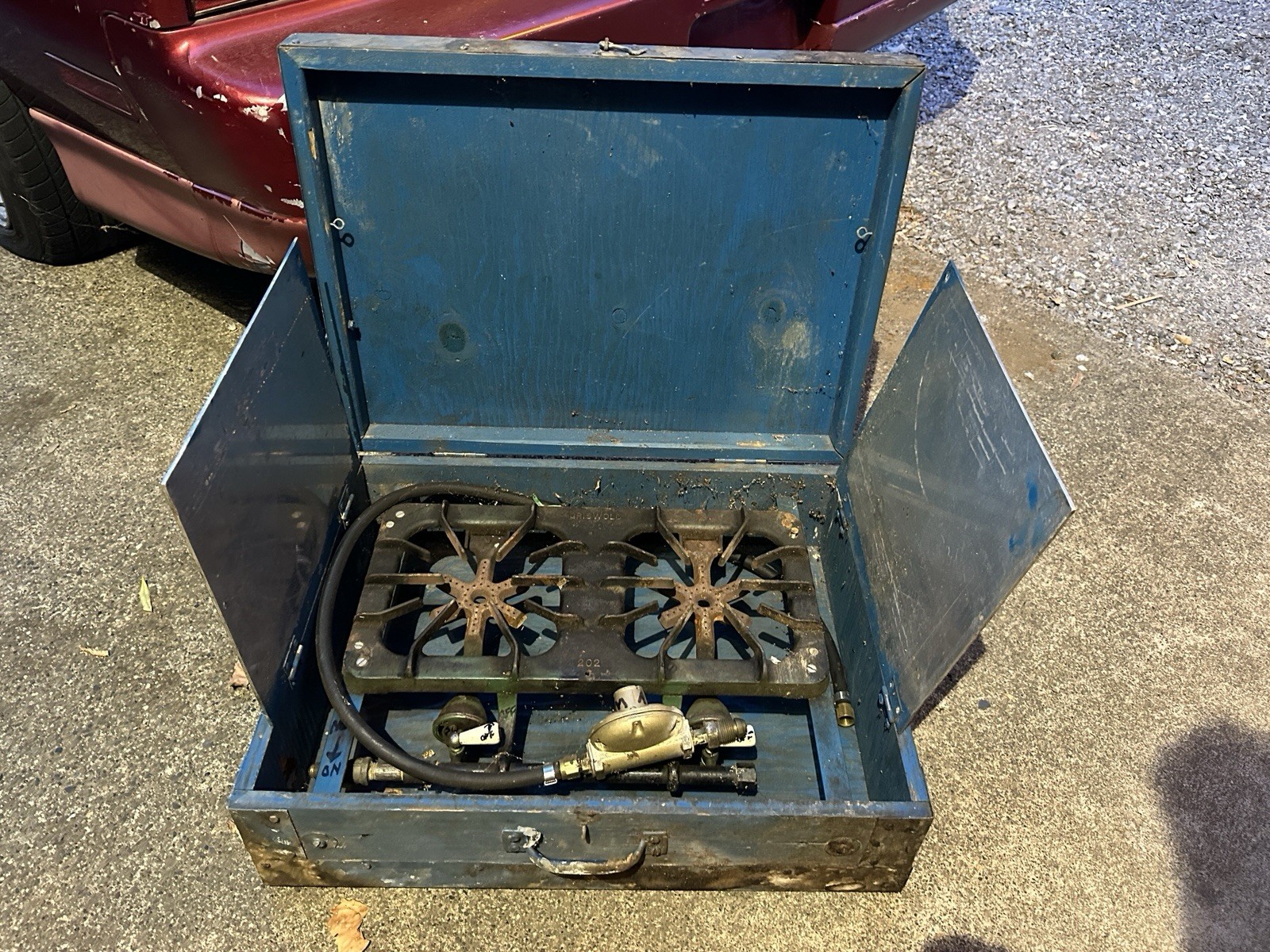 Antique Griswold 202 Cast Iron 2 Burner Gas Camping Stove With Windblocking Case Antique Griswold 202 Cast Iron 2 Burner Gas Camping Stove With Windblocking Case