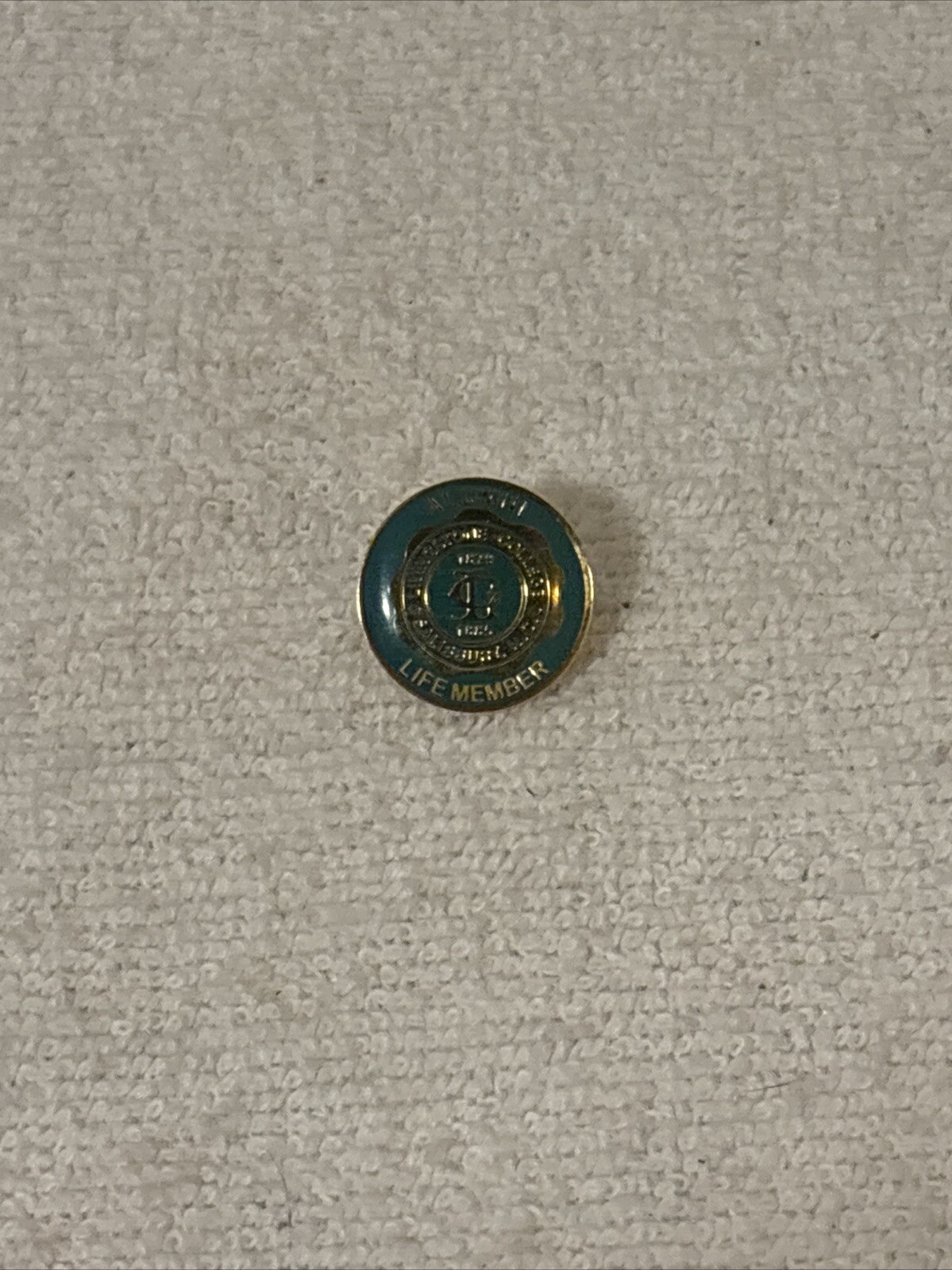 LIVINGSTONE COLLEGE ALUMNI PIN SALISBURY NORTH CAROLINA LIVINGSTONE COLLEGE ALUMNI PIN SALISBURY NORTH CAROLINA