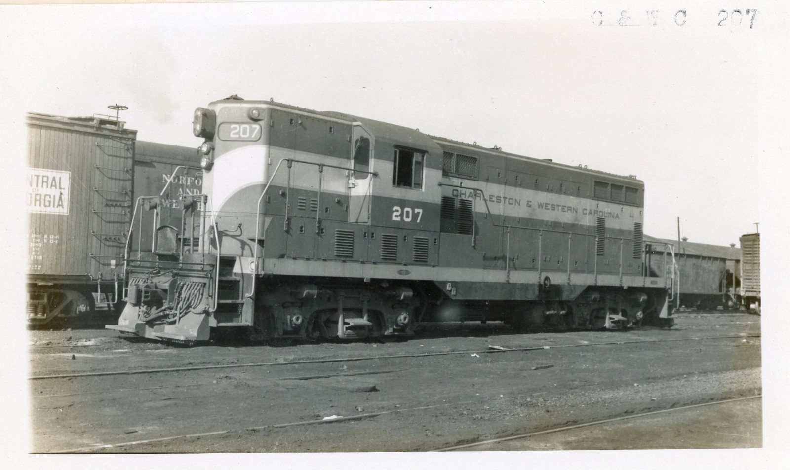 VINTAGE B&W RAILROAD PHOTO CHARLESTON & WESTERN CAROLINA 207 EMD GP7 ACL SCL