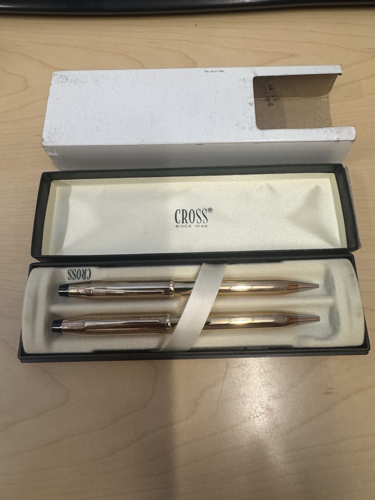 Cross Pen Set- Century 2 450105 WG Brand New In Box Never Opened Vintage(our 110 Cross Pen Set- Century 2 450105 WG Brand New In Box Never Opened Vintage(our 110