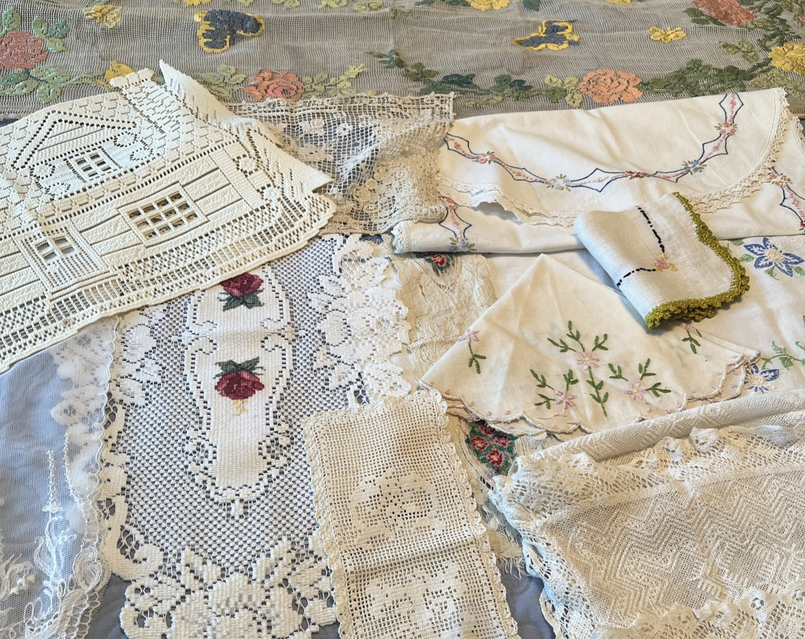 Lot 12 Vintage Antique Runners Doilies Table Covers Lace Embroidered Crochet ed Lot 12 Vintage Antique Runners Doilies Table Covers Lace Embroidered Crochet ed