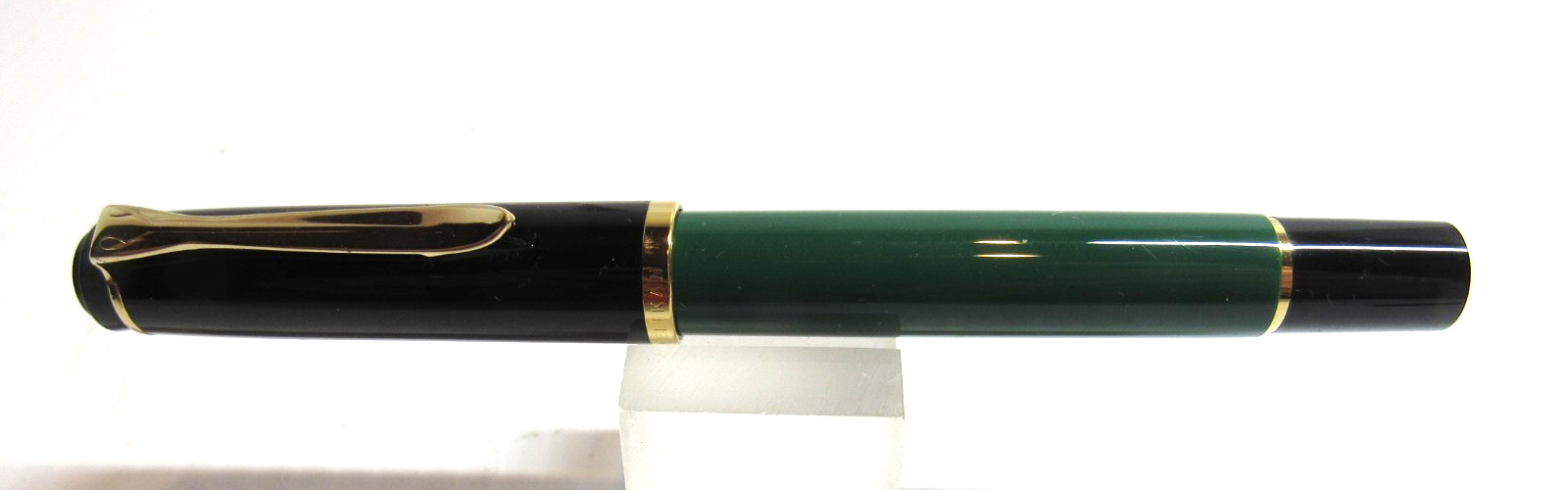 PELİKAN Classic M200 fountain -Black/ Green Gold trim M Nib PELİKAN Classic M200 fountain -Black/ Green Gold trim M Nib
