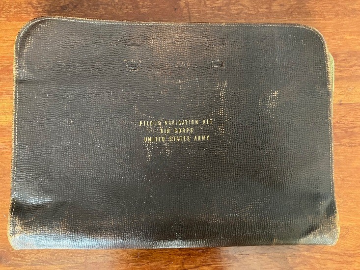 Vintage WWII WW2 US Army Air Force PILOTS NAVIGATION KIT Zippered Leather Case Vintage WWII WW2 US Army Air Force PILOTS NAVIGATION KIT Zippered Leather Case