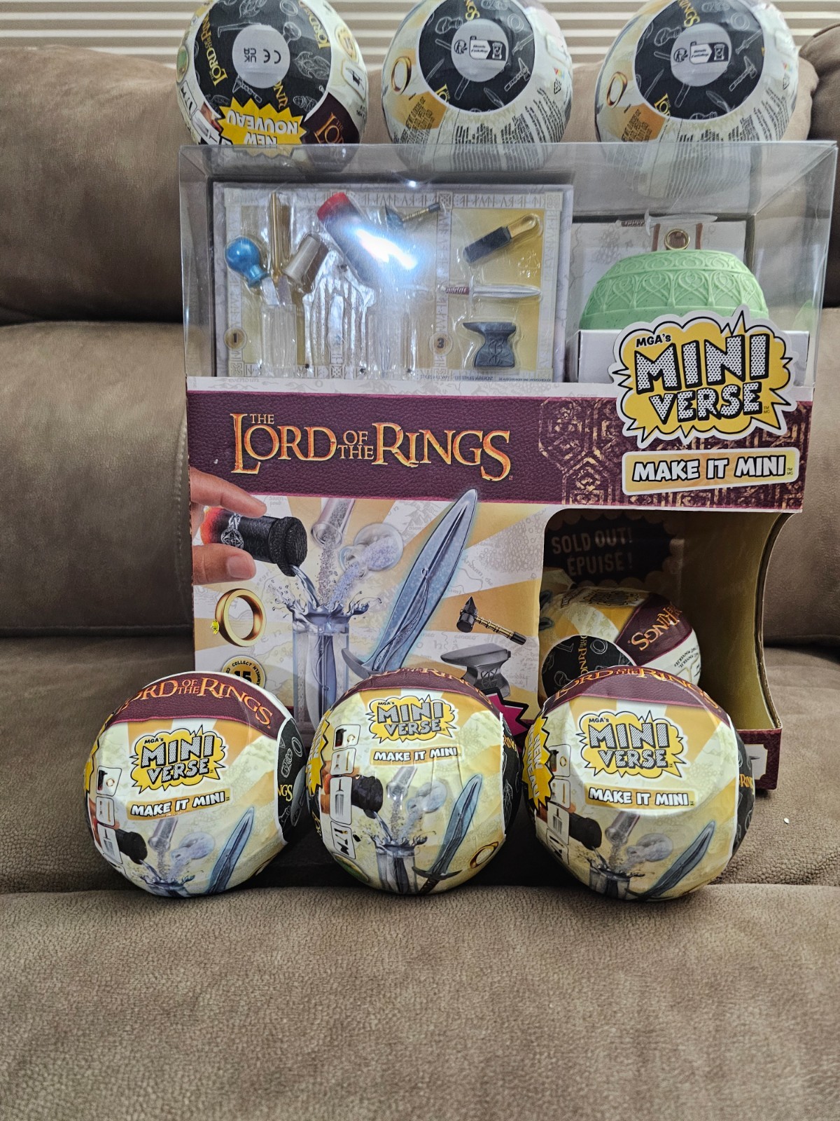 ( 8 ) MGA\'s Lord of the Rings Make it mini Verse with Rare Display Box ( 8 ) MGA\'s Lord of the Rings Make it mini Verse with Rare Display Box