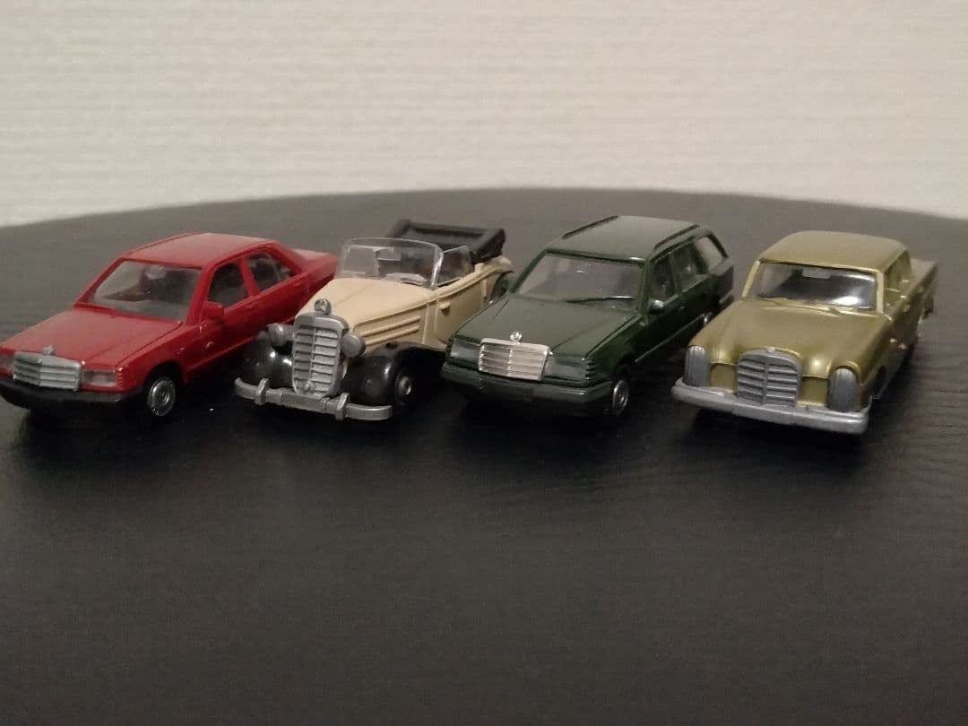 4 Sets Of Herpa 1/87 Benz And Others 4 Sets Of Herpa 1/87 Benz And Others