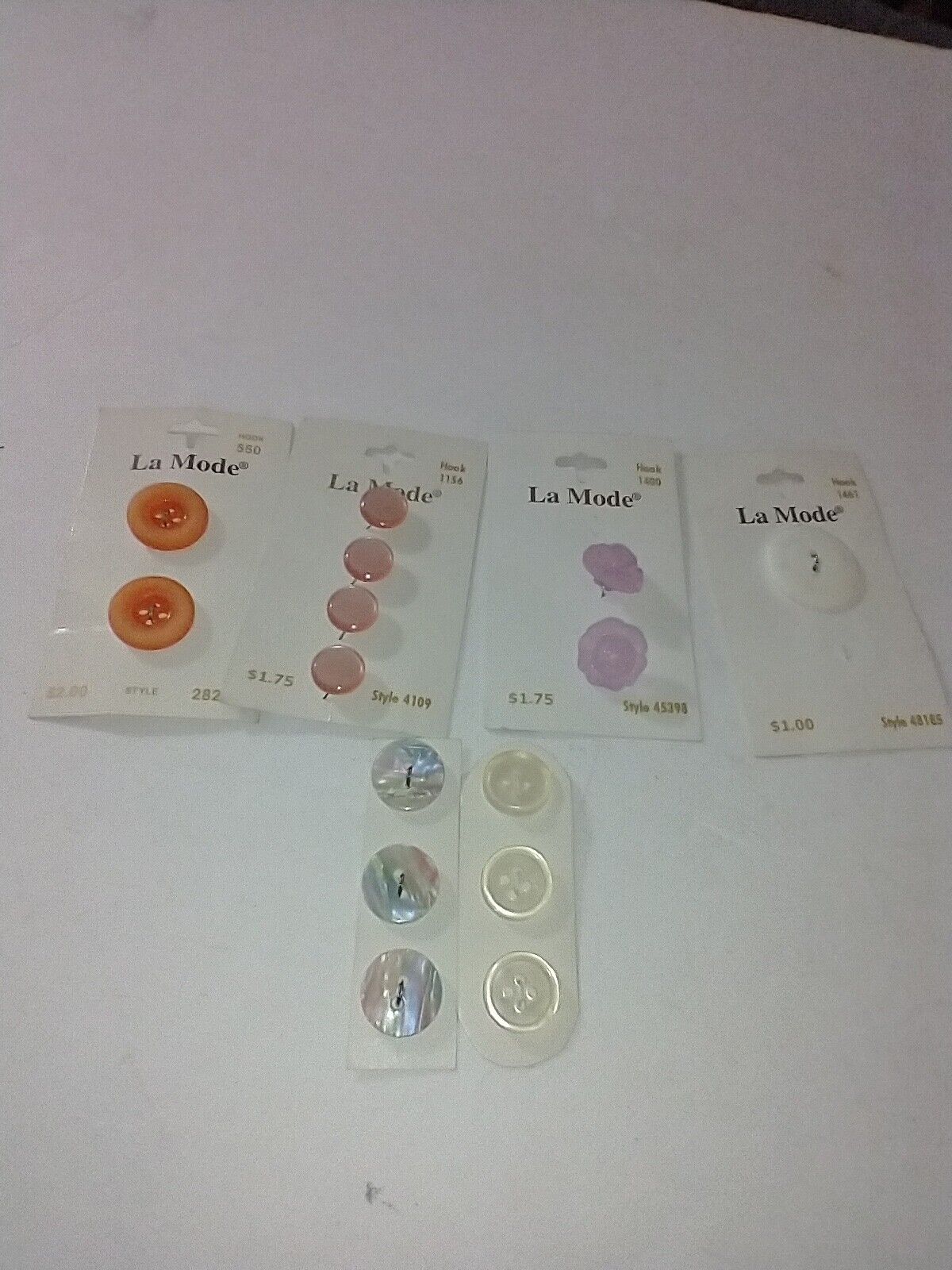 Lot Of 15 Vintage Buttons La Mode And Streamlin