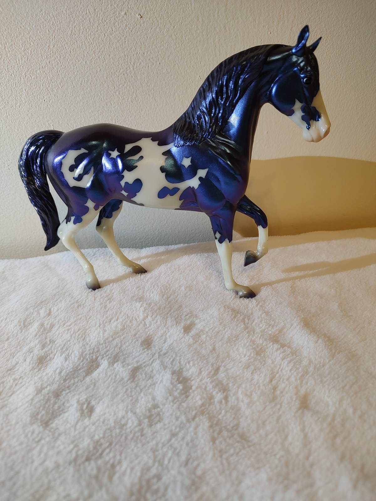 Breyer 2022 Classic Halloween Horse ( Tabitha ) Breyer 2022 Classic Halloween Horse ( Tabitha )