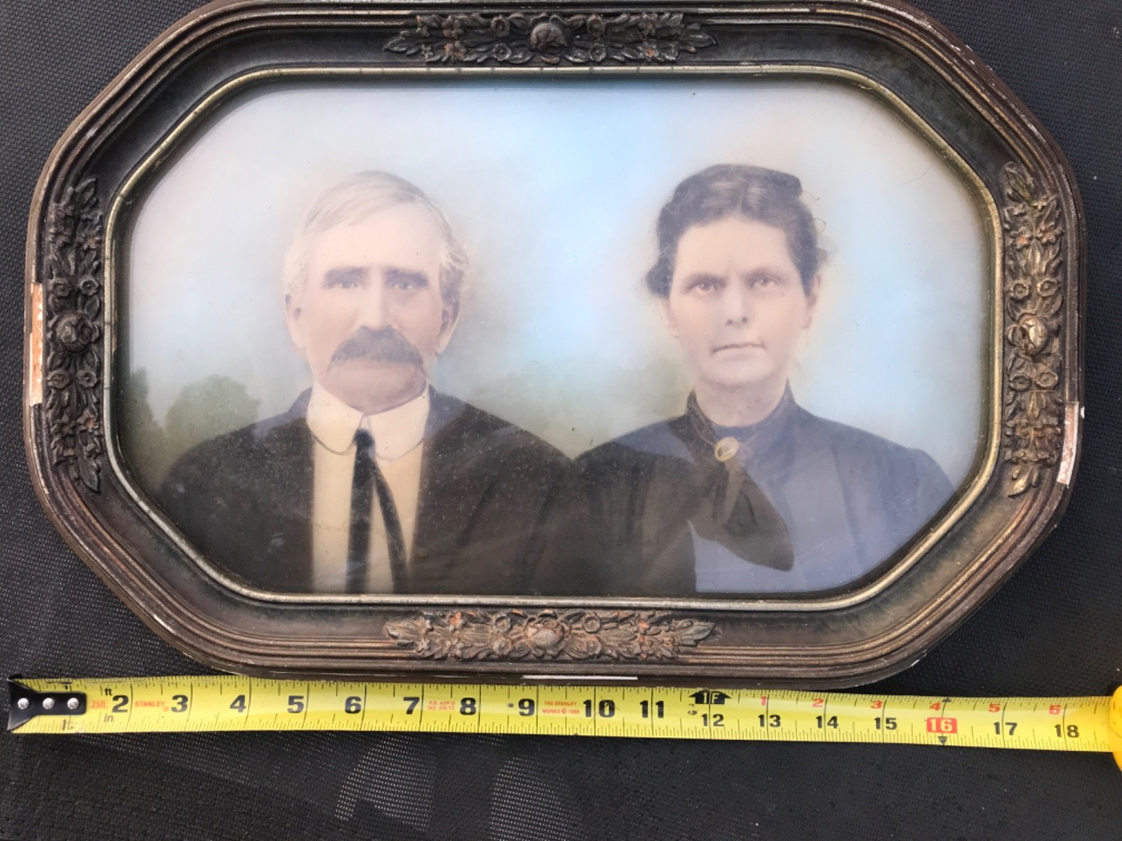 Antique Victorian Octagon Oval Wood  Convex Bubble Glass Picture Frame