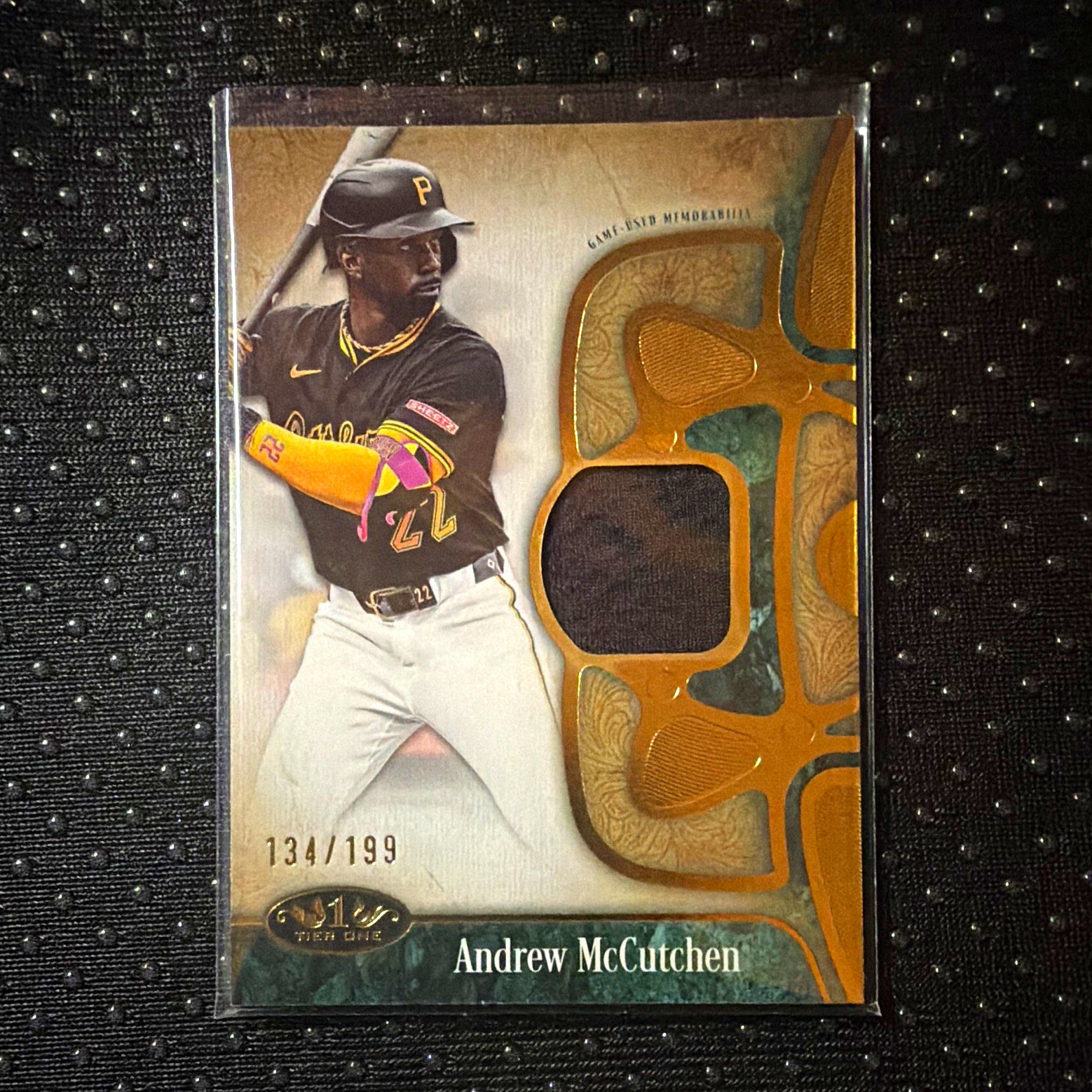 Topps Tier One 2024 Andrew McCutchen Pirates Tier One Relics MEM #T1R-AM/199 A-6 Topps Tier One 2024 Andrew McCutchen Pirates Tier One Relics MEM #T1R-AM/199 A-6