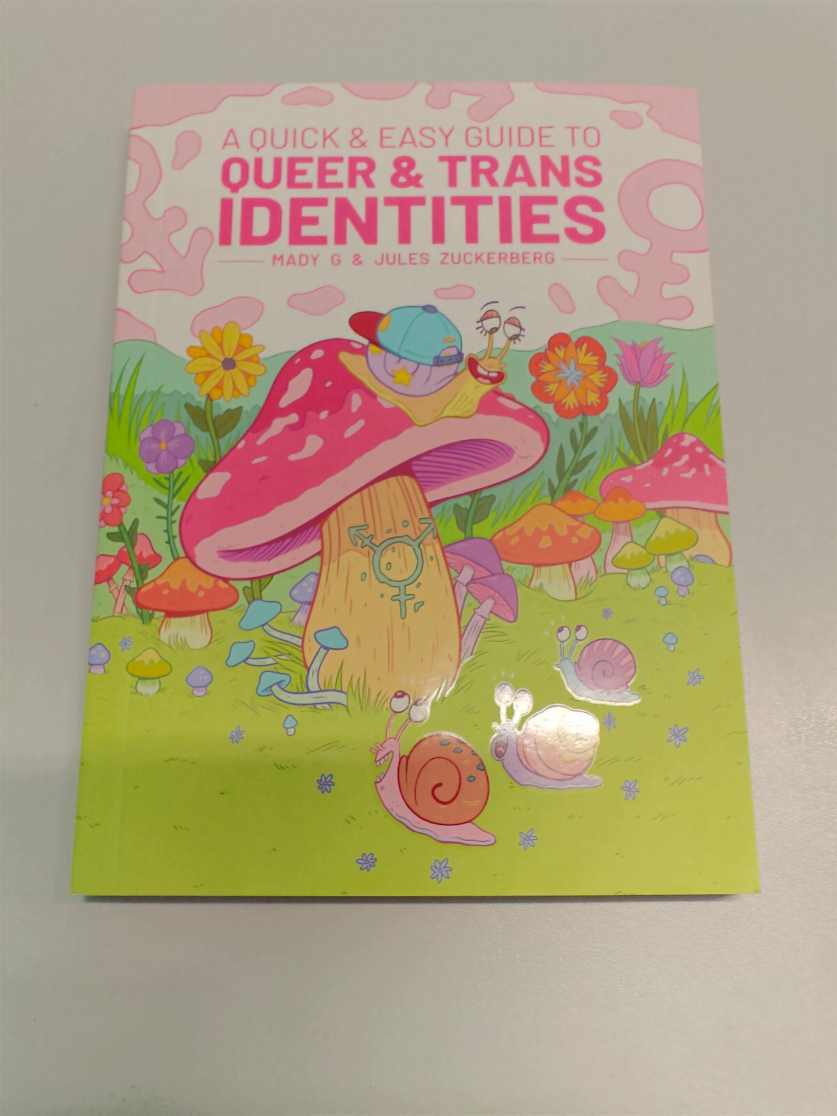 A QUICK AND EASY GUIDE TO QUEER & TRANS IDENTITIES GN #1 (2019) - BRAND NEW ONI A QUICK AND EASY GUIDE TO QUEER & TRANS IDENTITIES GN #1 (2019) - BRAND NEW ONI