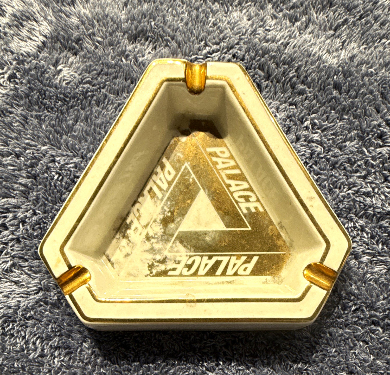 Palace Skateboards triferg ceramic Ashtray - Heavily Used NO BOX. Ss20 Palace Skateboards triferg ceramic Ashtray - Heavily Used NO BOX. Ss20