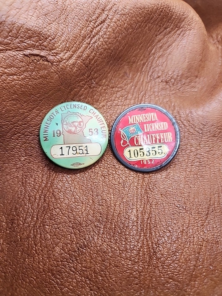 Vintage 1952 1953 MINNESOTA Licensed CHAUFFEUR Button Pins Lot of 2 Vintage 1952 1953 MINNESOTA Licensed CHAUFFEUR Button Pins Lot of 2