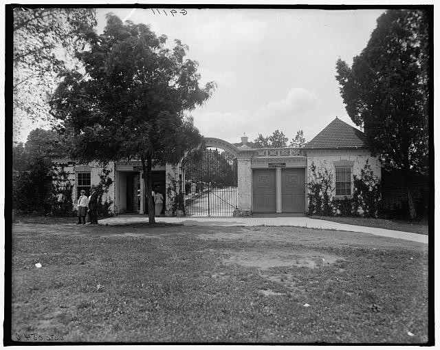 Photo:Mount Vernon Virginia George Washington Estate Gate 1900s