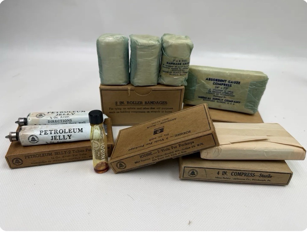 Vintage WWII Era First Aid Medical Supply Kit Vintage WWII Era First Aid Medical Supply Kit