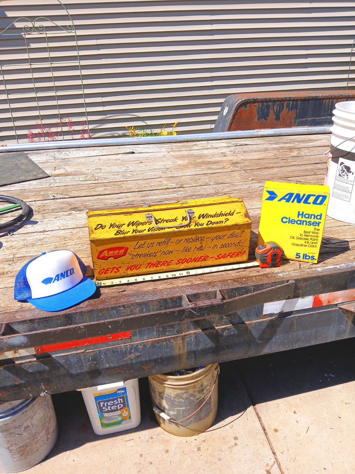 VINTAGE ANCO WIPER BLADE TOOL BOX WITH ANCO POWERED SOAP AND ANCO HAT LOT VINTAGE ANCO WIPER BLADE TOOL BOX WITH ANCO POWERED SOAP AND ANCO HAT LOT