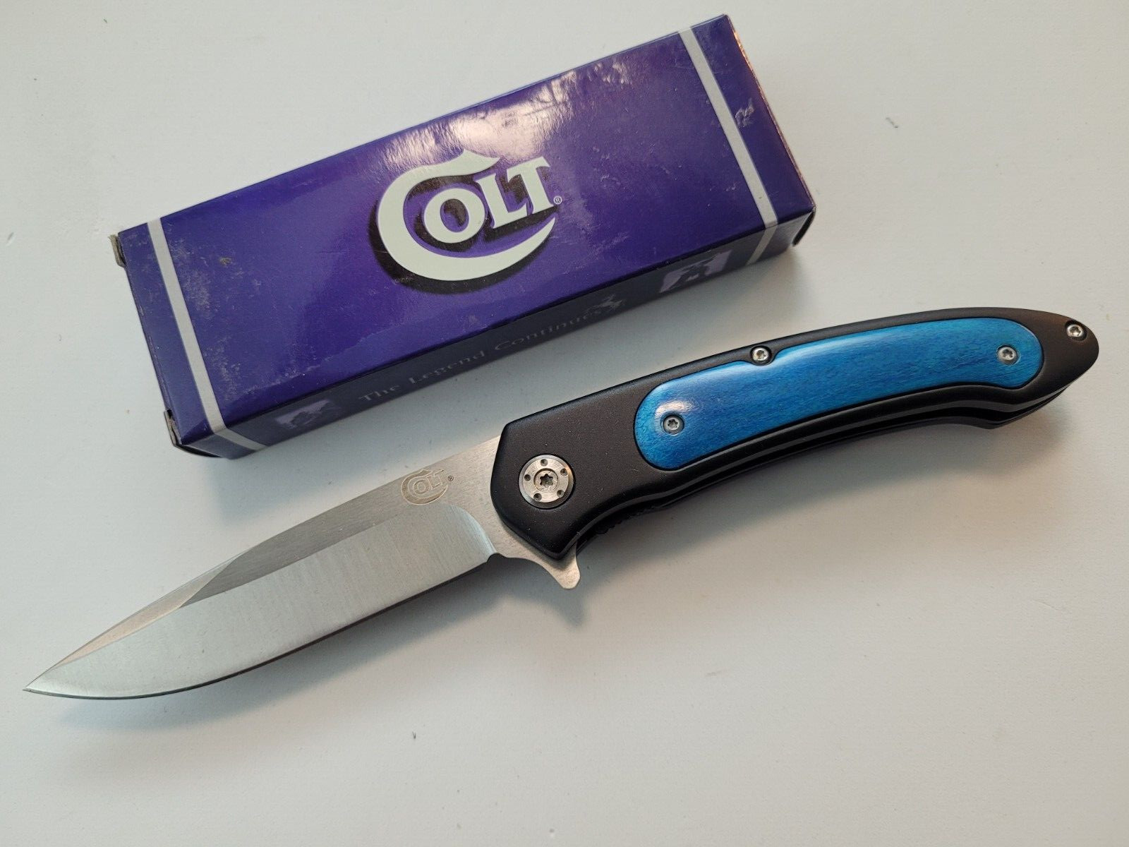 Colt CT345 Assisted Opening Pocket Knife - Discontinued - New in Box Colt CT345 Assisted Opening Pocket Knife - Discontinued - New in Box