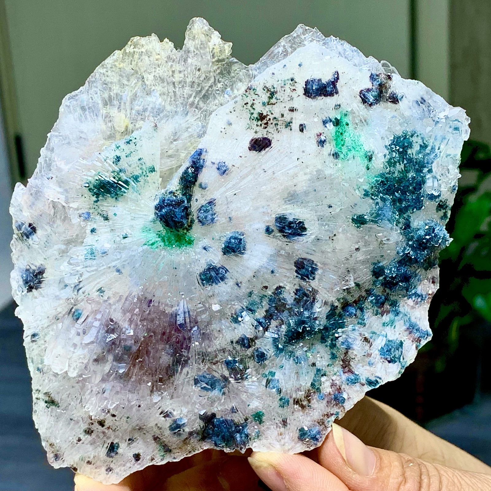 120G Natural Vision Amethyst quartz cluster crystal druzy mineral specimen 120G Natural Vision Amethyst quartz cluster crystal druzy mineral specimen