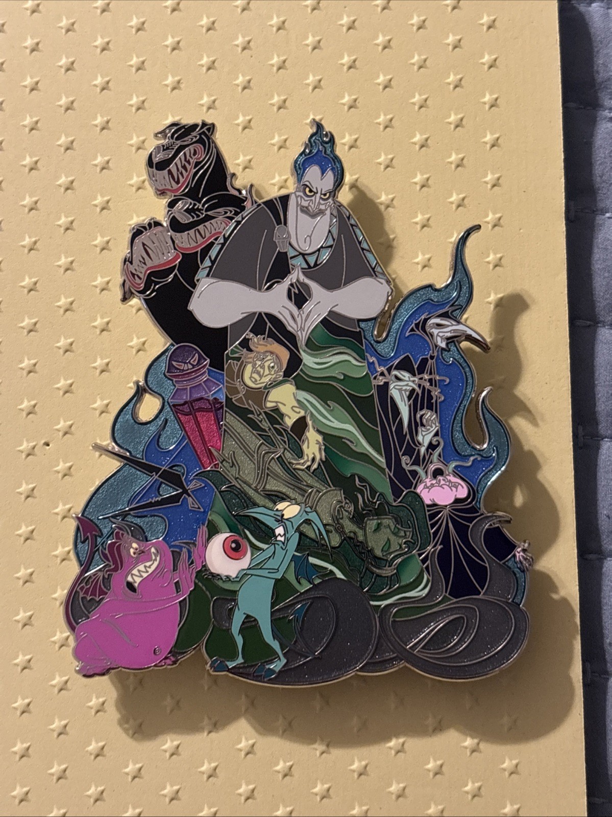 Hades Magical Trends FL Fantasy Jumbo Pin LE 50 Hades Magical Trends FL Fantasy Jumbo Pin LE 50