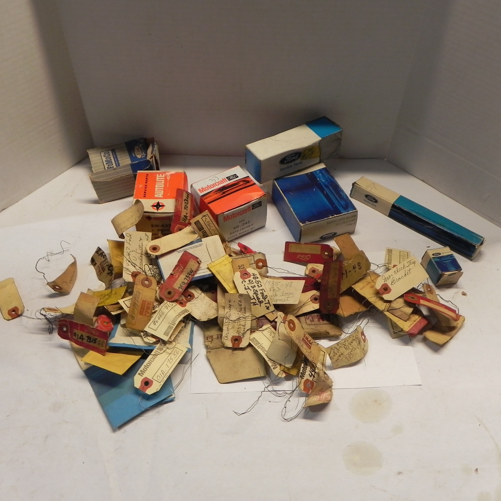 VINTAGE HUGE LOT OF FORD AUTOLITE MOTORCRAFT TAGS PARTS BOXES ALL EMPTY DISPLAY VINTAGE HUGE LOT OF FORD AUTOLITE MOTORCRAFT TAGS PARTS BOXES ALL EMPTY DISPLAY