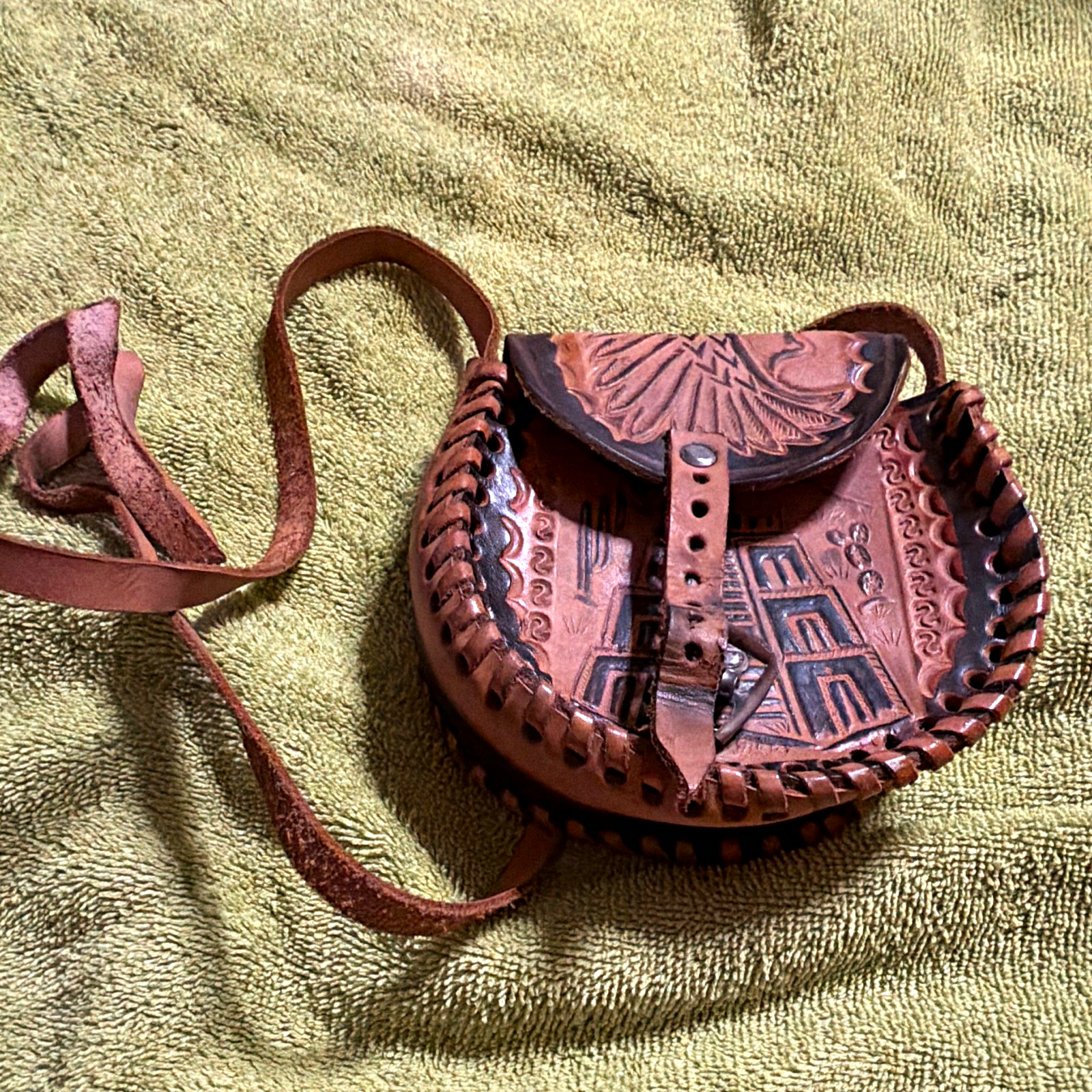 Vintage Mexican Hand Tooled Leather Crossbody Bag Saddle Pouch Boho Western Vintage Mexican Hand Tooled Leather Crossbody Bag Saddle Pouch Boho Western