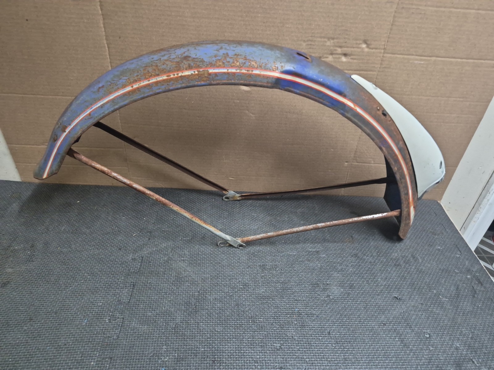 Vintage 1941 Prewar Schwinn B6 Autocycle 26 Bicycle Front Fender Light Hollywood Vintage 1941 Prewar Schwinn B6 Autocycle 26 Bicycle Front Fender Light Hollywood