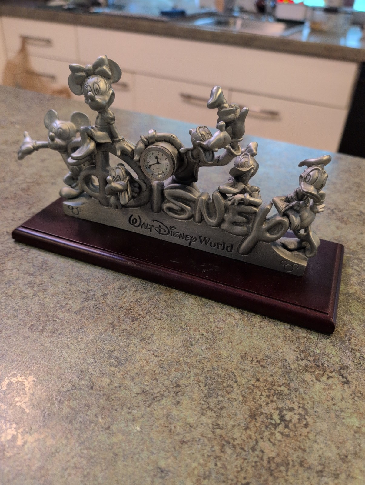 Vintage Disney Pewter 6 Character Desktop Clock 3.5 lbs Limited Edition Vintage Disney Pewter 6 Character Desktop Clock 3.5 lbs Limited Edition