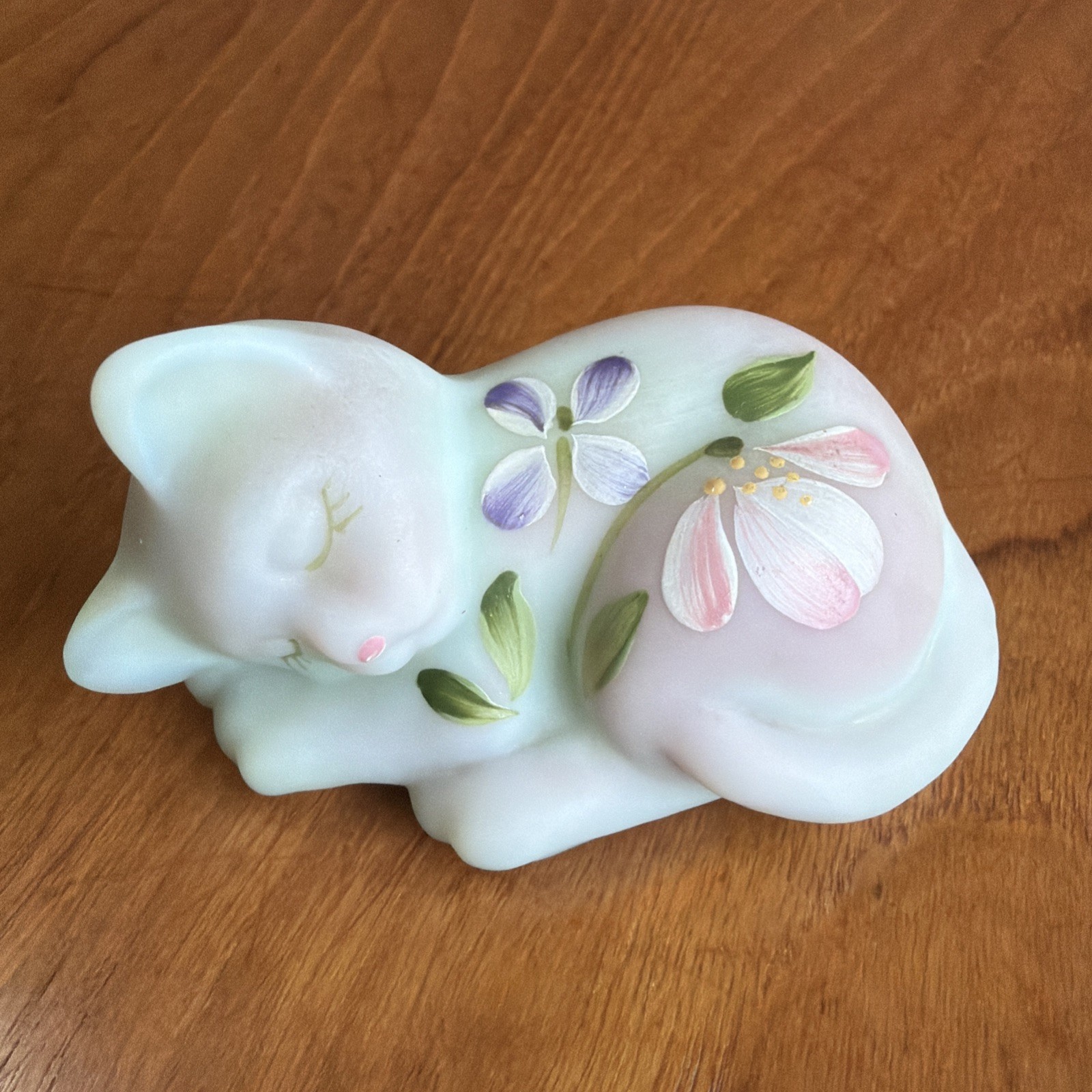 Fenton Limited Edition Hand painted Lotus Mist Burmese Sleeping Kitten #145/3500 Fenton Limited Edition Hand painted Lotus Mist Burmese Sleeping Kitten #145/3500