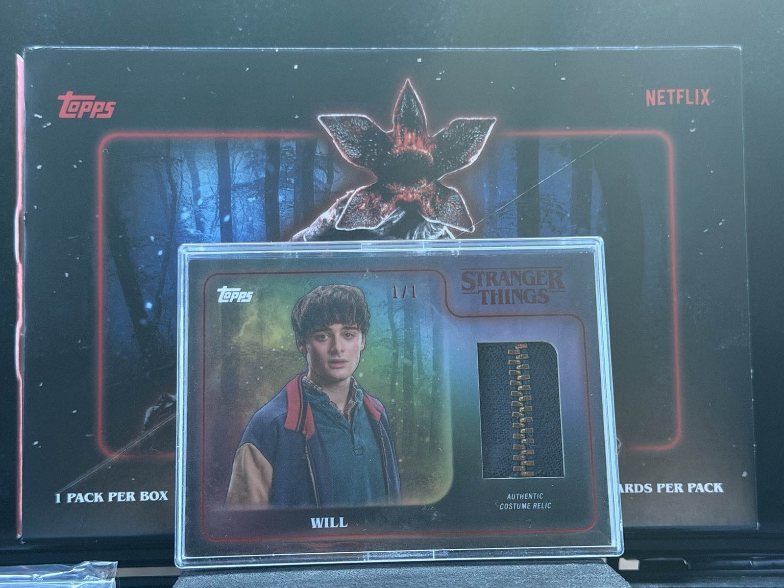 Topps 2022 Stranger Things Will/Noah Schnapp Costume Relic Card 5-R 1/1 Topps 2022 Stranger Things Will/Noah Schnapp Costume Relic Card 5-R 1/1