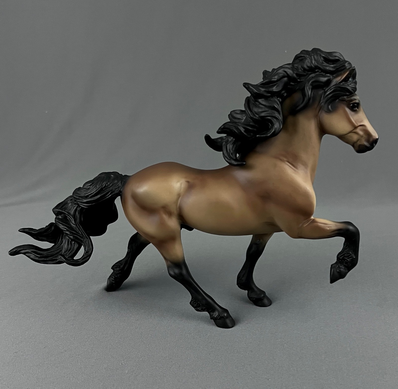 Breyer Reeves Svali Fra Tjorn Horse # 1754 Traditional Icelandic Stallion Breyer Reeves Svali Fra Tjorn Horse # 1754 Traditional Icelandic Stallion
