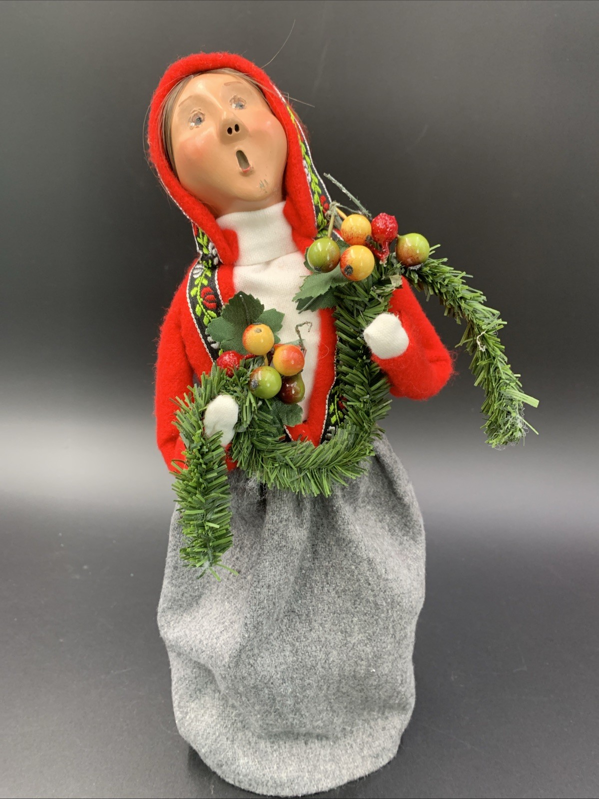 Byers Choice THE CAROLERS Traditional Adult Woman Holding Garland with Fruit