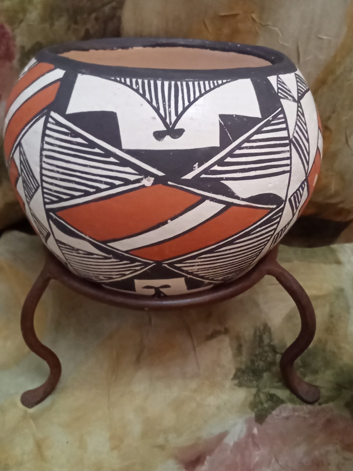 V Salvador Acoma Pueblo Signed Native American Pottery Bowl Vintage NM V Salvador Acoma Pueblo Signed Native American Pottery Bowl Vintage NM