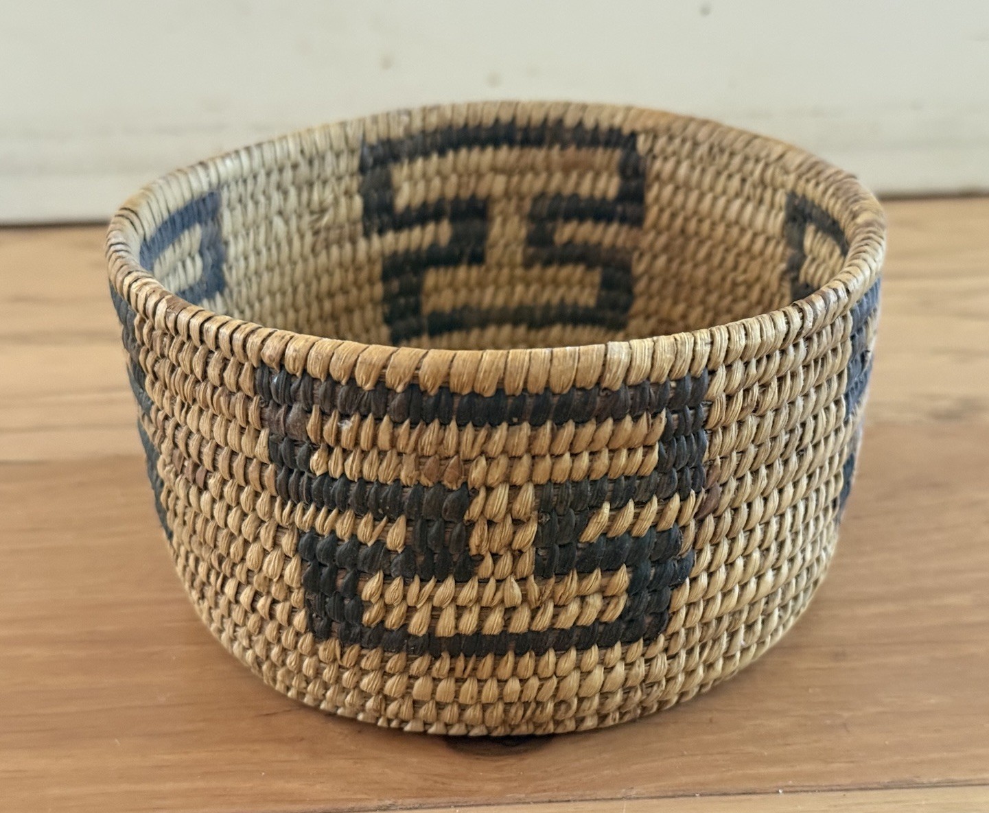 ANTIQUE VINTAGE NATIVE AMERICAN INDIAN PIMA/PAPAGO? HAND WOVEN BASKET 5.75”x3” ANTIQUE VINTAGE NATIVE AMERICAN INDIAN PIMA/PAPAGO? HAND WOVEN BASKET 5.75”x3”