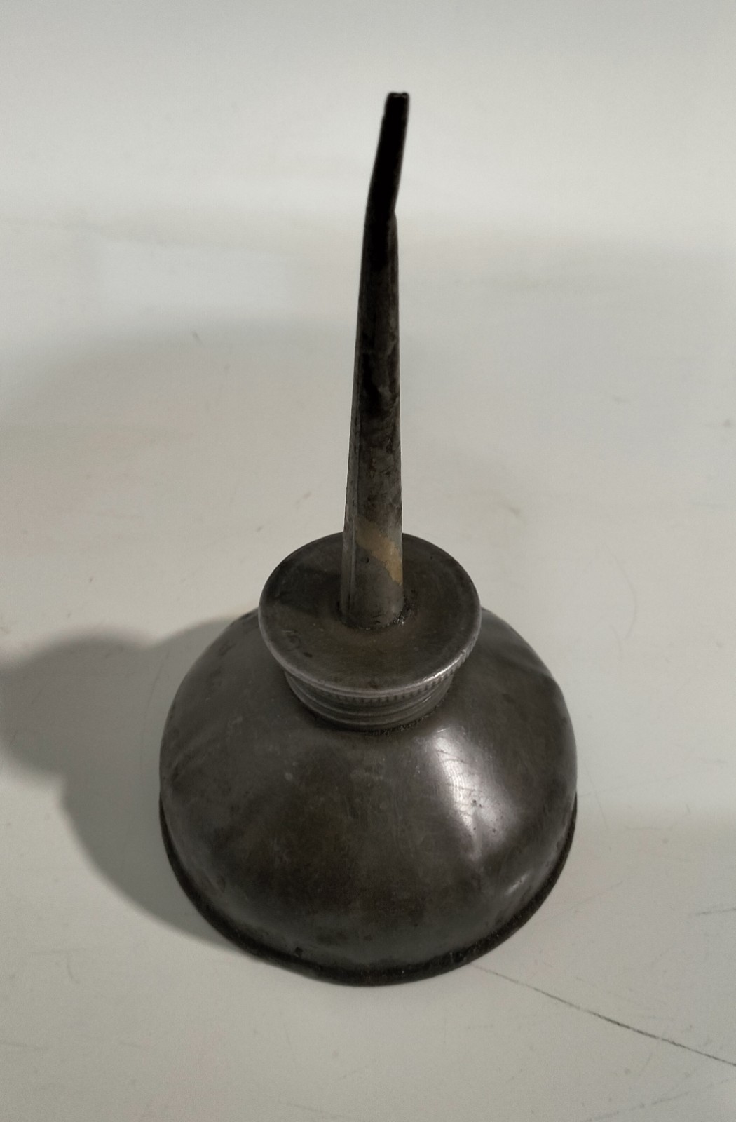 Antique Miniature Metal Oil Can Machinist Oiler Bent Spout Vintage Collectable. Antique Miniature Metal Oil Can Machinist Oiler Bent Spout Vintage Collectable.