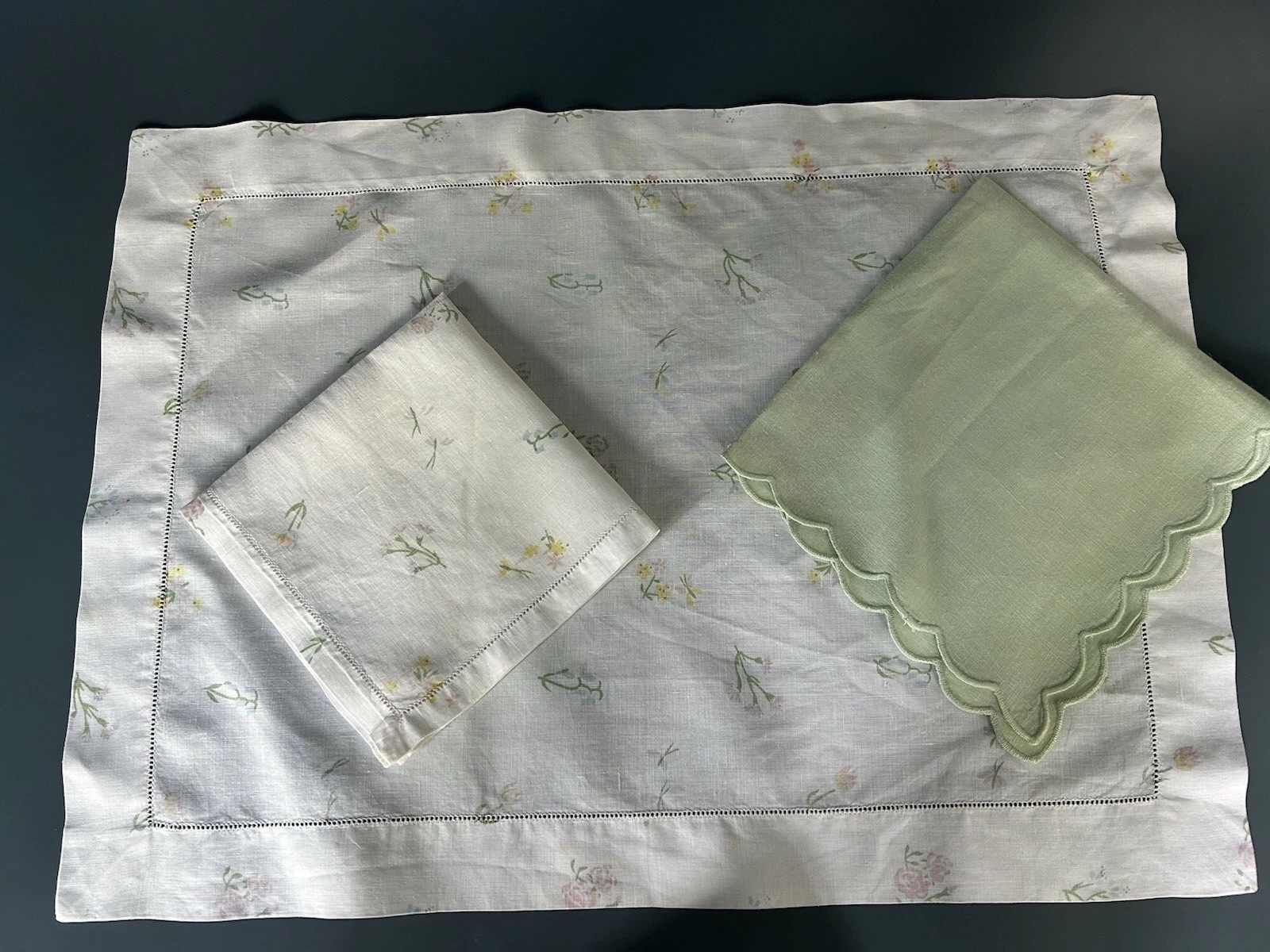 Antique Linen Placemat& Matching And Coordinating Napkins Antique Linen Placemat& Matching And Coordinating Napkins