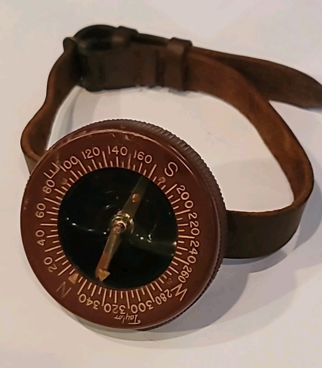 WW11 Army Paratrooper Corps Wrist Compass Taylor Bakelite Leather Great Condit WW11 Army Paratrooper Corps Wrist Compass Taylor Bakelite Leather Great Condit