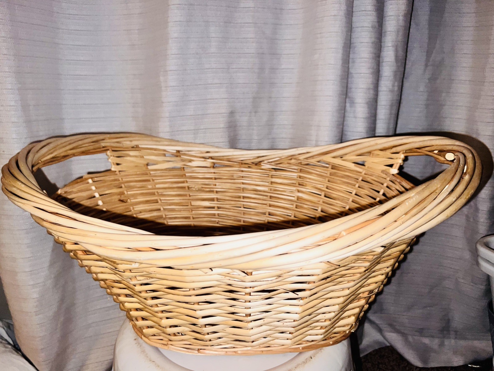 Vintage 1990s Woven Wicker Oval Laundry Basket with Handles Farmhouse Decor