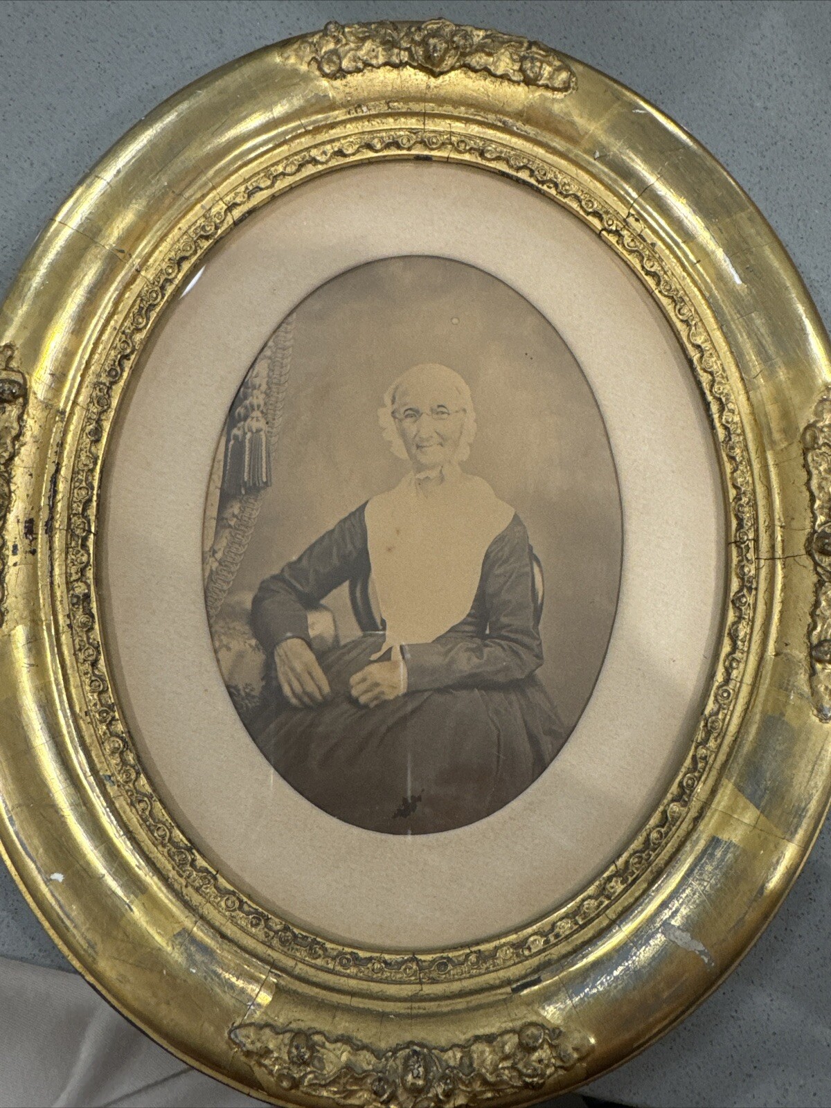 Antique 1800s Civil War era Magnificent Oval Portrait Picture Frame 1863 Woman