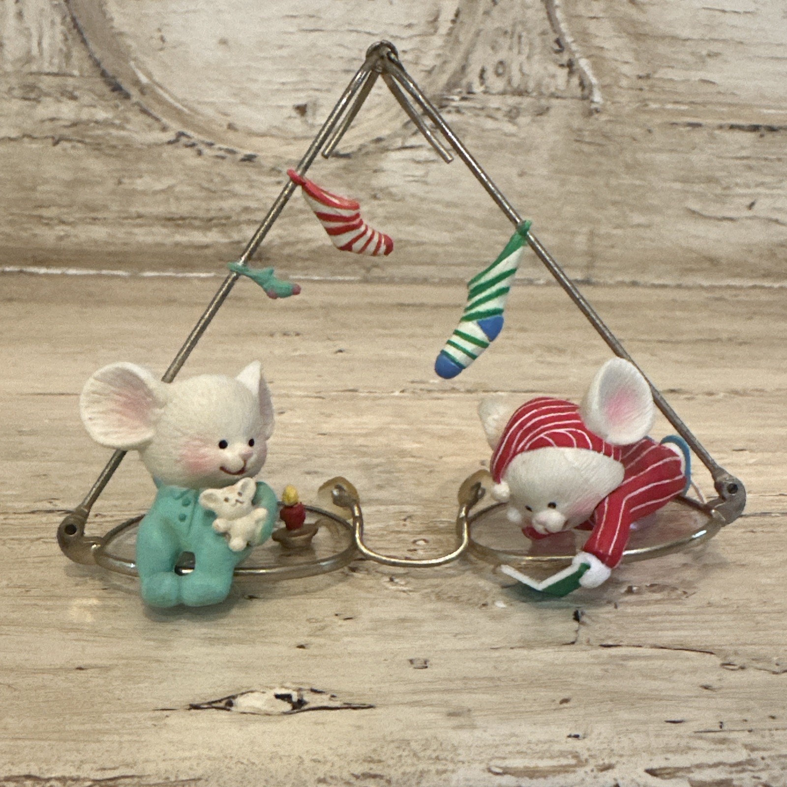 Enesco Treasury Of Christmas Ornament  ‘An Eye On Christmas’ 1988 Gilmore Mice