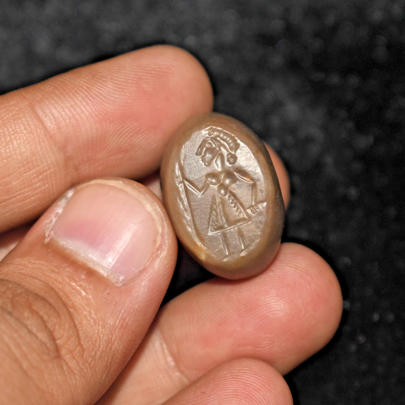 Large Ancient Roman Agate Stone Intaglio Seal Bead Depicting Figurine