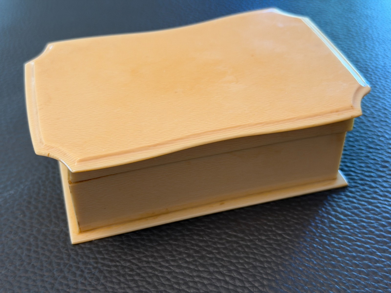 Early 1900\'s Early Celluloid Beige Ring & Trinket Box Early 1900\'s Early Celluloid Beige Ring & Trinket Box