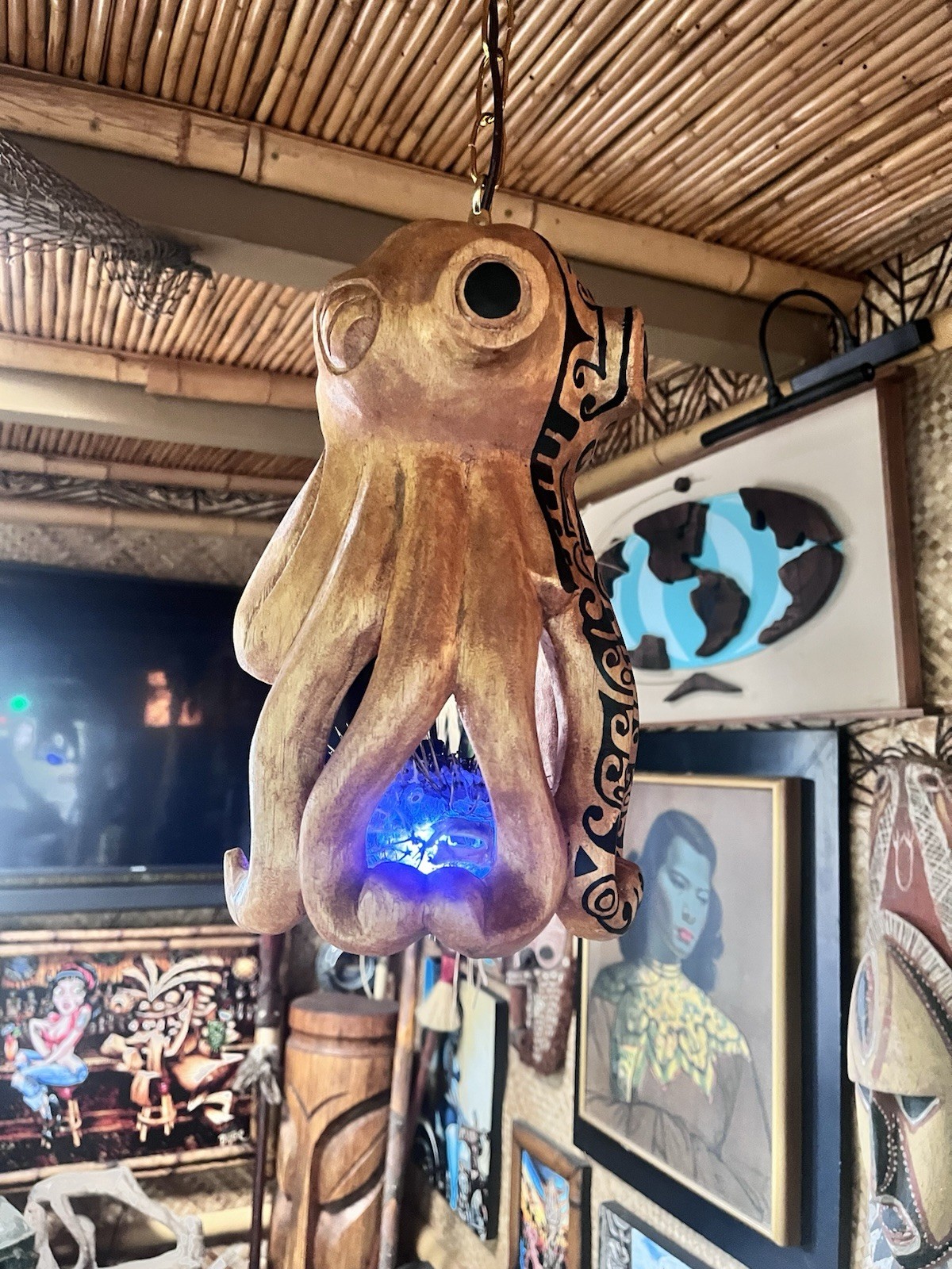 NEW Tattooed Octopus Lamp W/real Pufferfish Color Changing LED Tiki bar Oceanic NEW Tattooed Octopus Lamp W/real Pufferfish Color Changing LED Tiki bar Oceanic