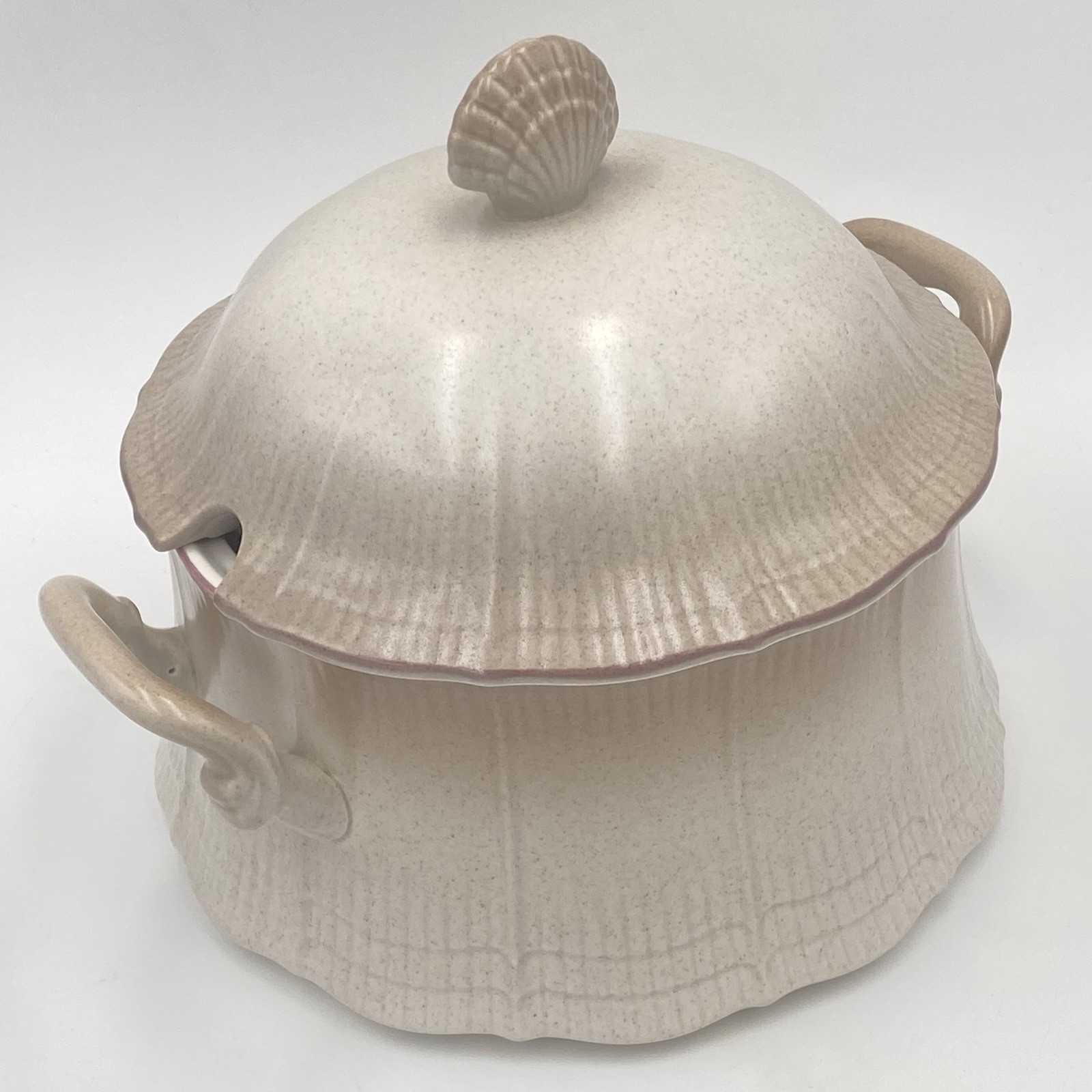 MIKASA Grand Manner SOUP TUREEN 2 Qt. Stoneware Ceramic Serving Bowl Japan DJ825