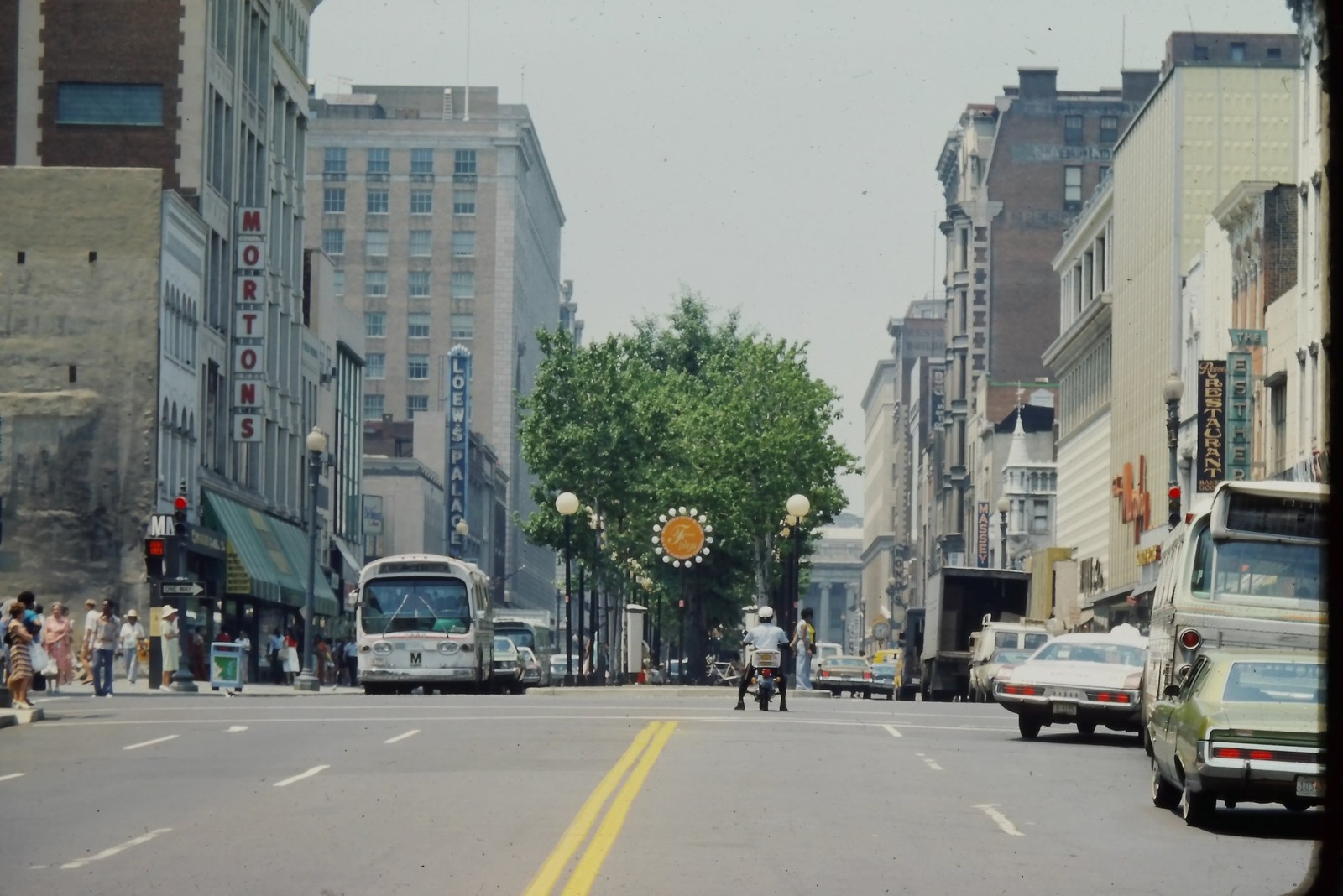 c1970\'s Kodachrome 35mm Slide, Washington DC F Plaza Cityscape Bus Sign Street