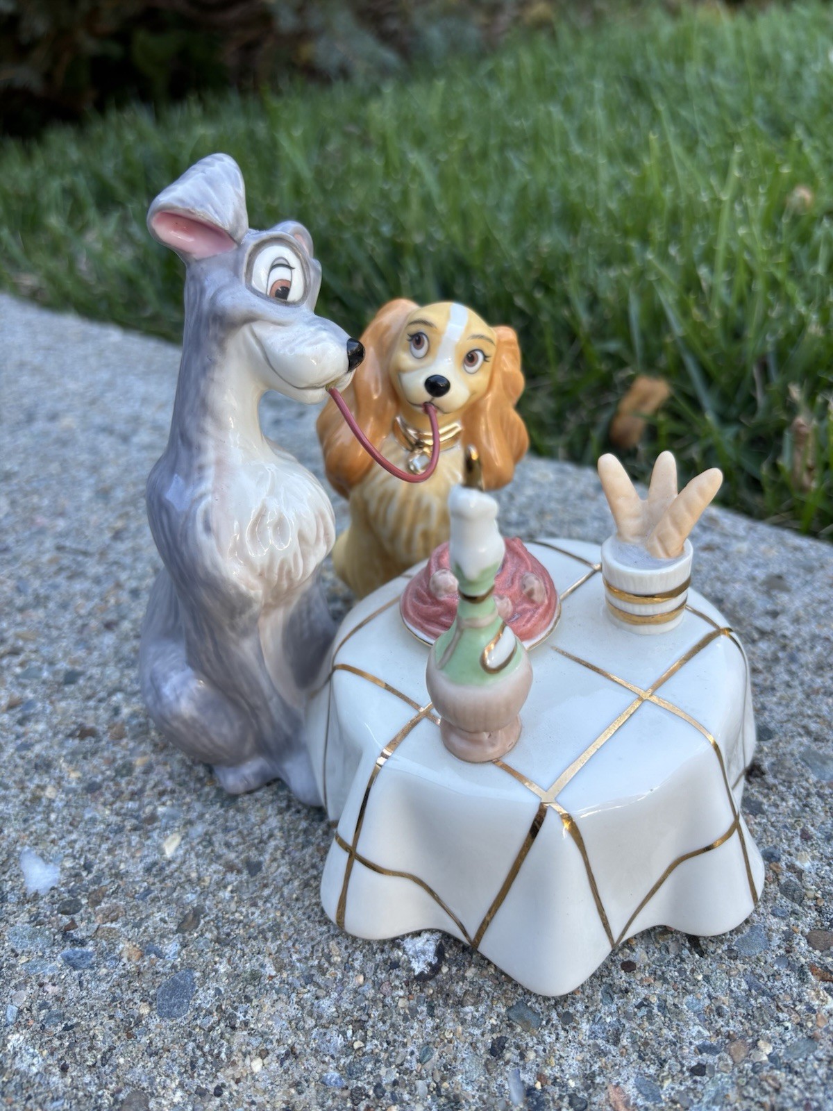 Lenox LADY AND THE TRAMP Disney Showcase Collection Figure 24K Gold Accents Lenox LADY AND THE TRAMP Disney Showcase Collection Figure 24K Gold Accents