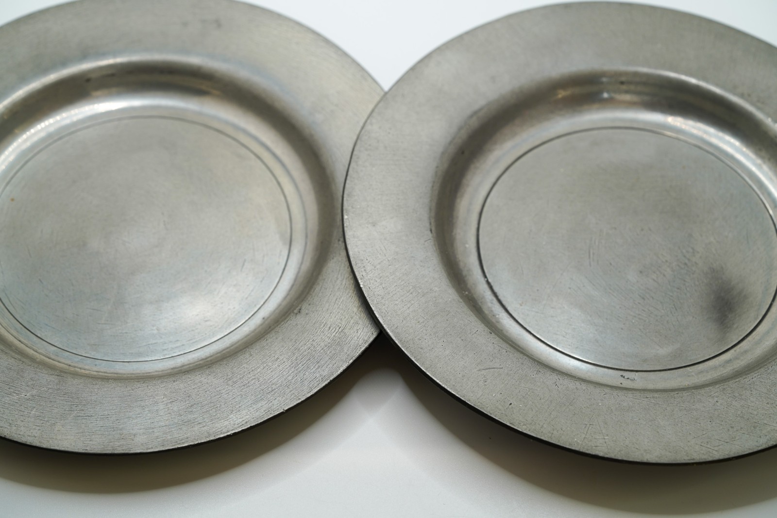 Antique 18th Century 1740 - 1775 SAMUEL DUNCOMBE Pewter Plates 8\ Antique 18th Century 1740 - 1775 SAMUEL DUNCOMBE Pewter Plates 8\