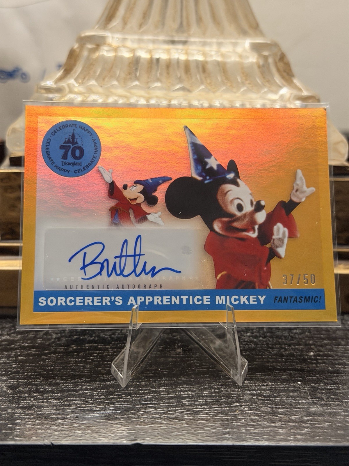 2025 Topps Disneyland 70th 1955 Icons Bret Iwan APPRENTICE MICKEY Gold Auto /50 2025 Topps Disneyland 70th 1955 Icons Bret Iwan APPRENTICE MICKEY Gold Auto /50