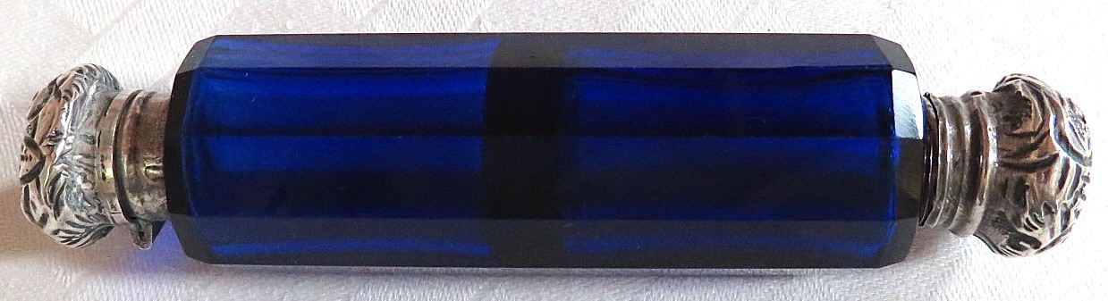 ANTQ DOUBLE ENDED MULTI-FACETED BLUE PERFUME SCENT BOTTLE STERLING CAPS EX-COND ANTQ DOUBLE ENDED MULTI-FACETED BLUE PERFUME SCENT BOTTLE STERLING CAPS EX-COND