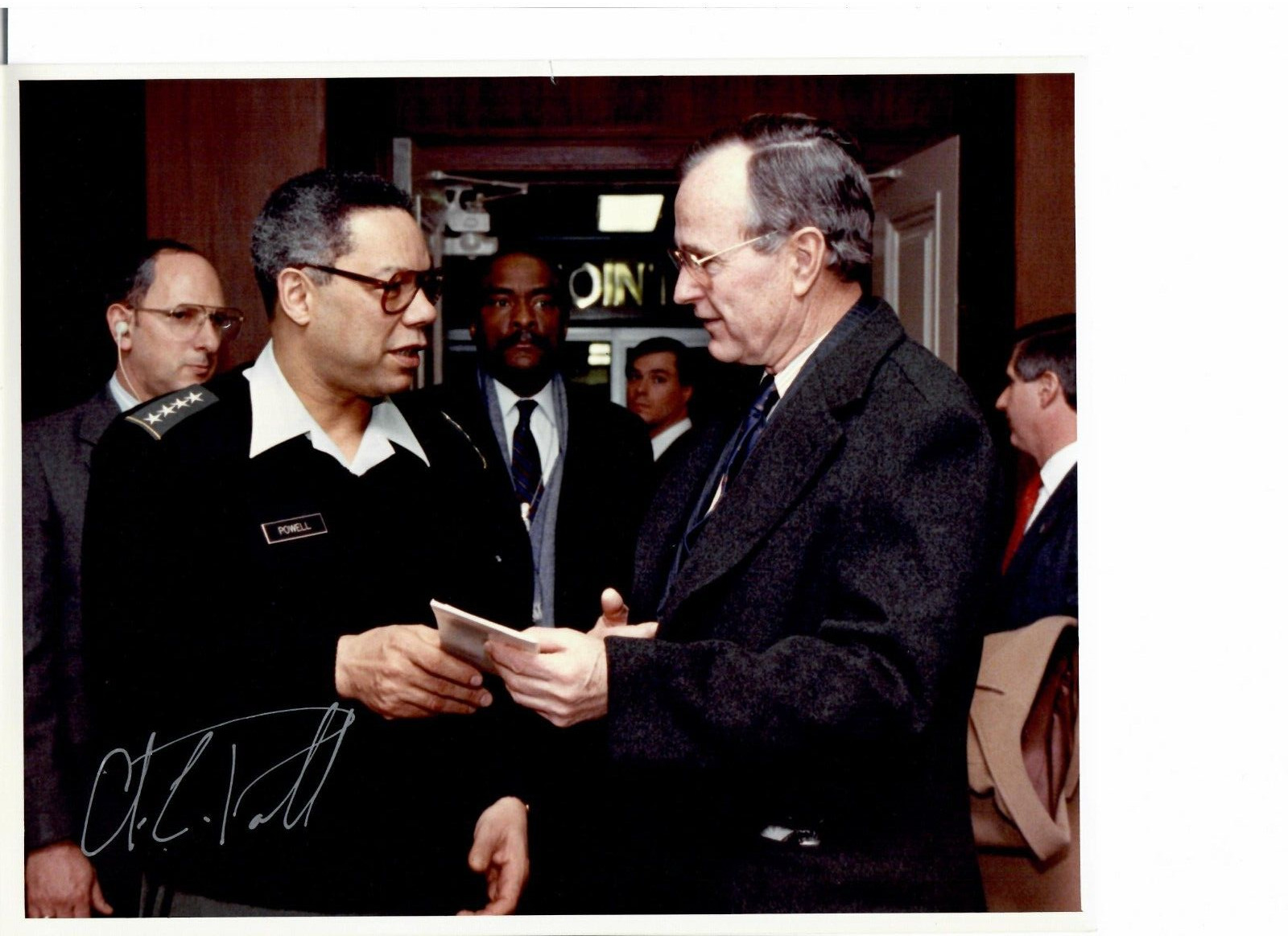 GENERAL COLIN POWELL, AUTOGRAPHED 8x10 PHOTOGRAPH.