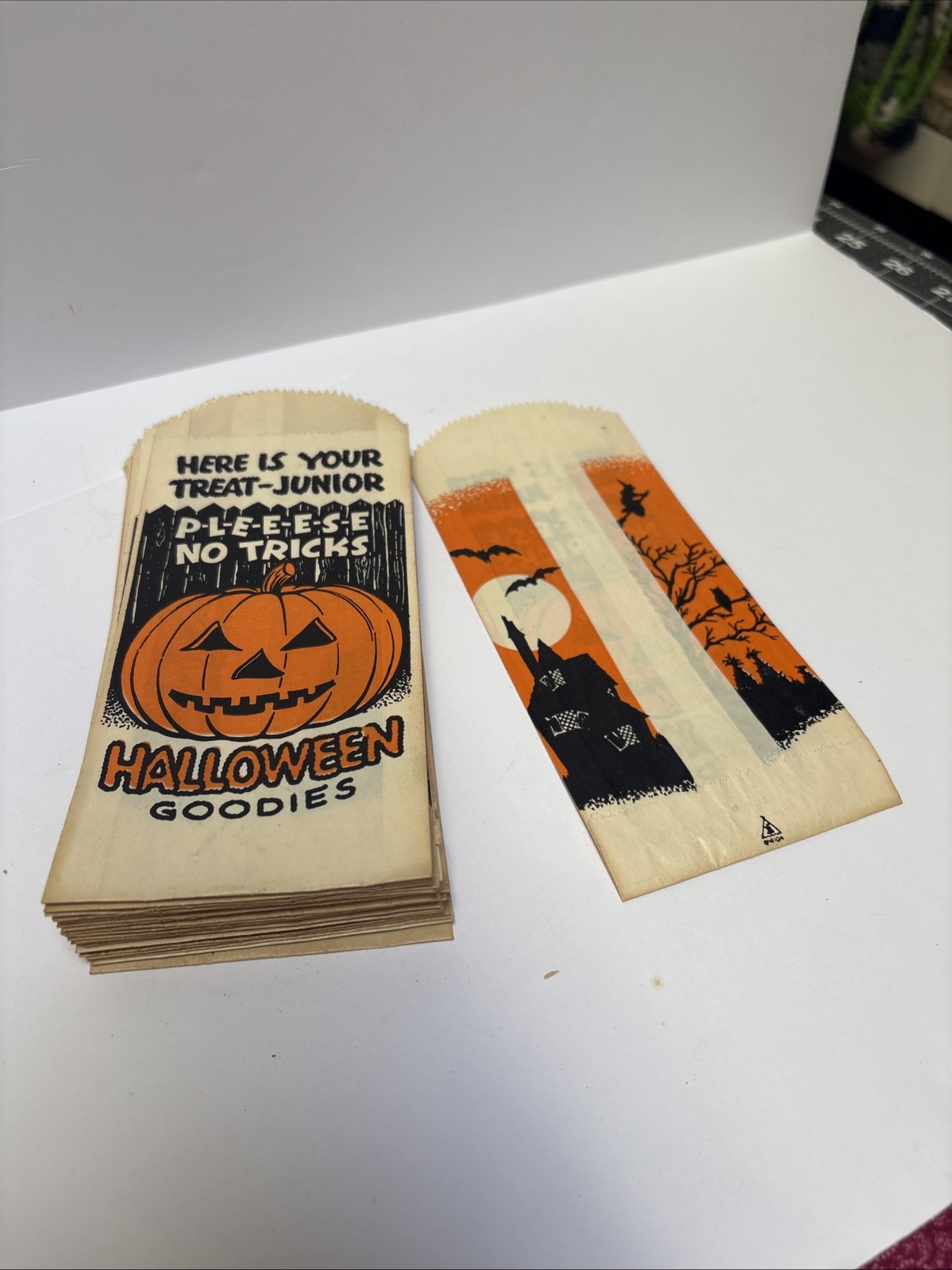Vintage Halloween Paper Treat Bags 1950’s Unused Vintage Halloween Paper Treat Bags 1950’s Unused